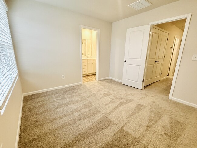 Building Photo - 244 Bones Rd