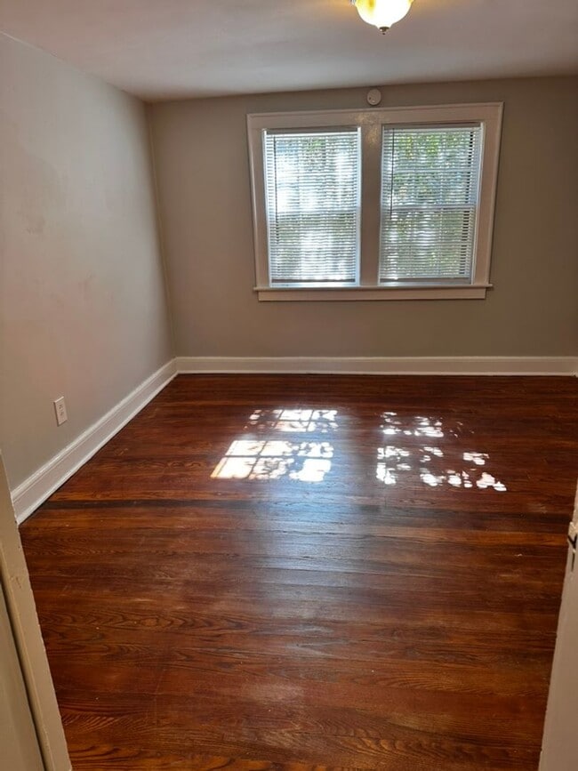 Building Photo - East Nashville 4 Bedroom