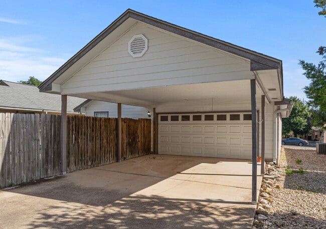 Building Photo - 2214 Olympia Dr