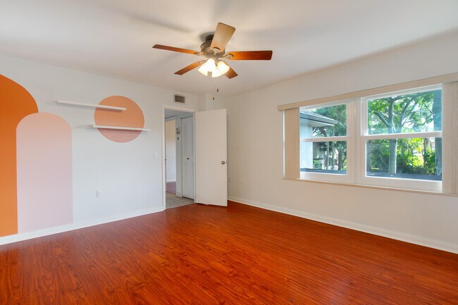 Building Photo - 31 Clinton Ct