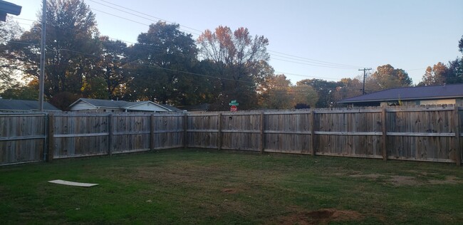 Building Photo - Please contact Lance Garner 501-912-6020