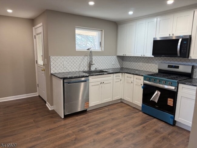 Building Photo - 138 Ellen St