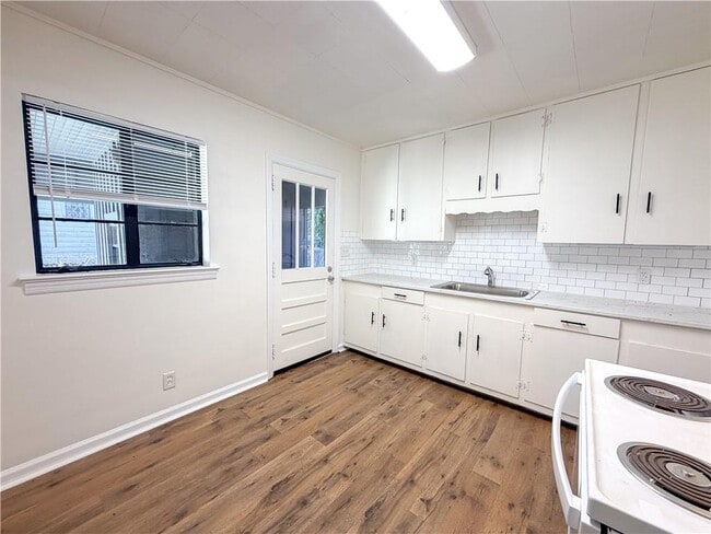 Building Photo - 2361 S Salvia St