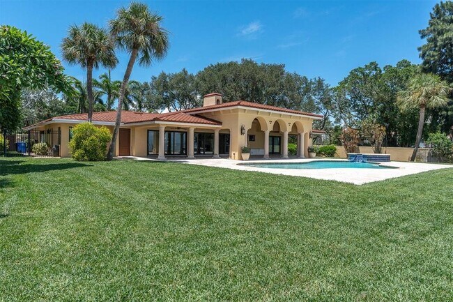 Building Photo - 5810 Bahama Shores Dr S