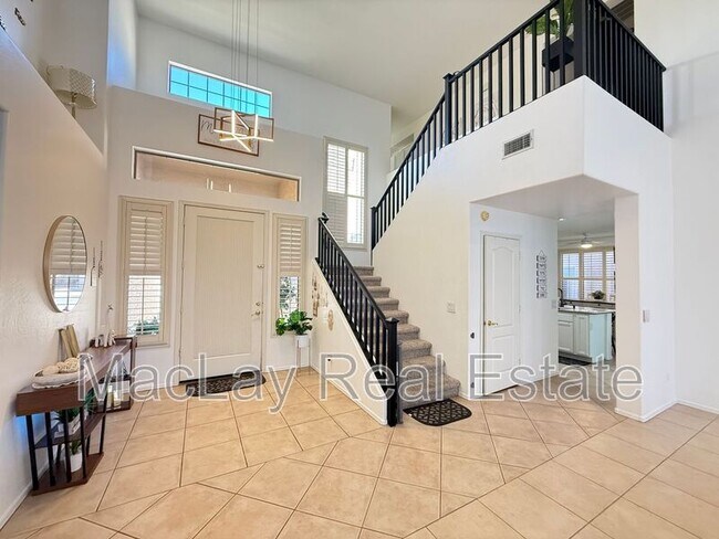 Building Photo - 757 W Aloe Pl