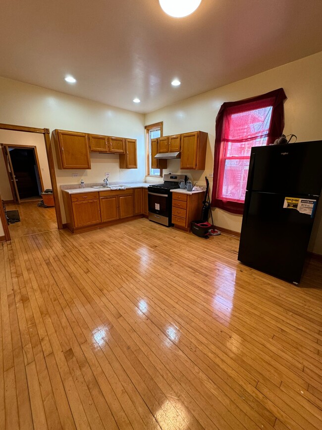 Kitchen - 2246 W 47th Pl