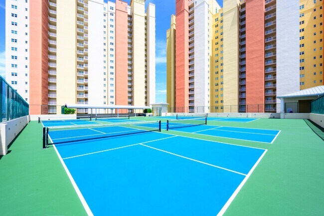 Building Photo - 2650 Lake Shore Dr