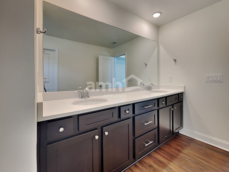 Building Photo - 5253 Blue Mountain Dr
