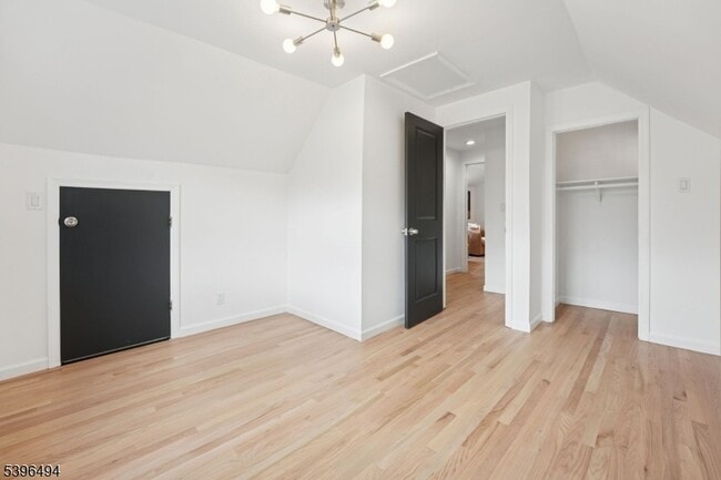 Building Photo - 139 Ridgedale Ave