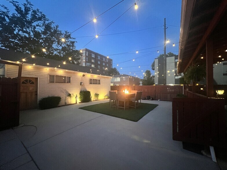 Building Photo - 1396 Brown St