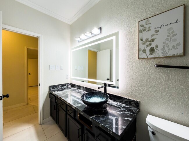 Building Photo - 2243 Rocky Hollow Ln