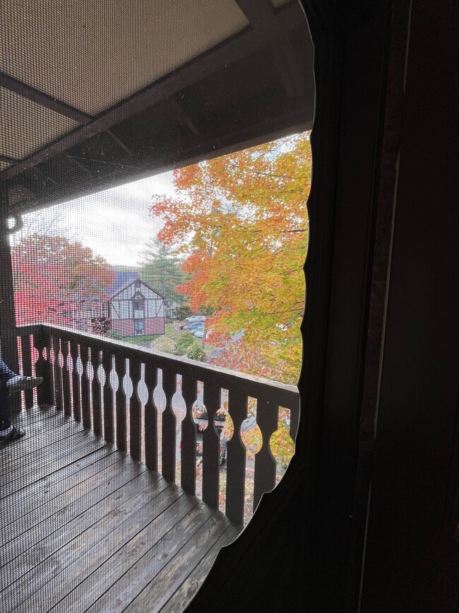 Building Photo - 23 Canterbury Ct