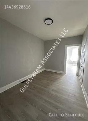 Building Photo - 533 N Streeper St