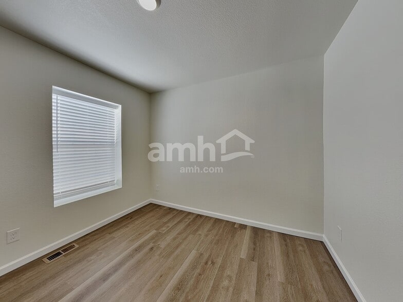 Building Photo - 4142 Knollvale Dr