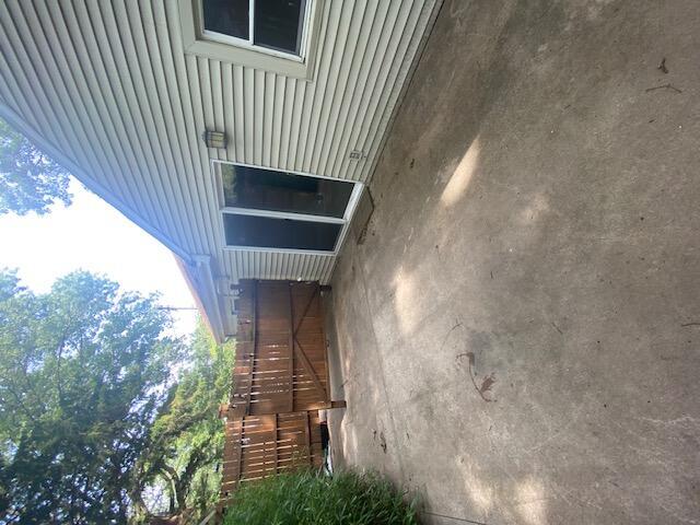 Building Photo - 311 Maplewood Dr