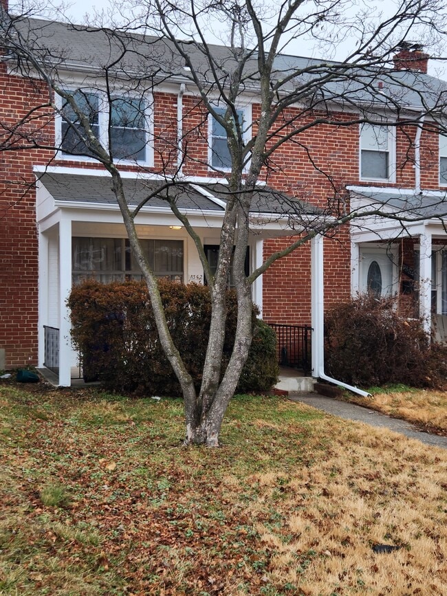 Building Photo - 1352 Walker Ave