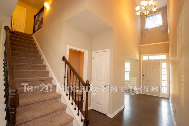 Building Photo - 2510 Ridgewood Way