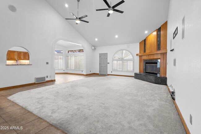 Building Photo - 322 E Gary Cir