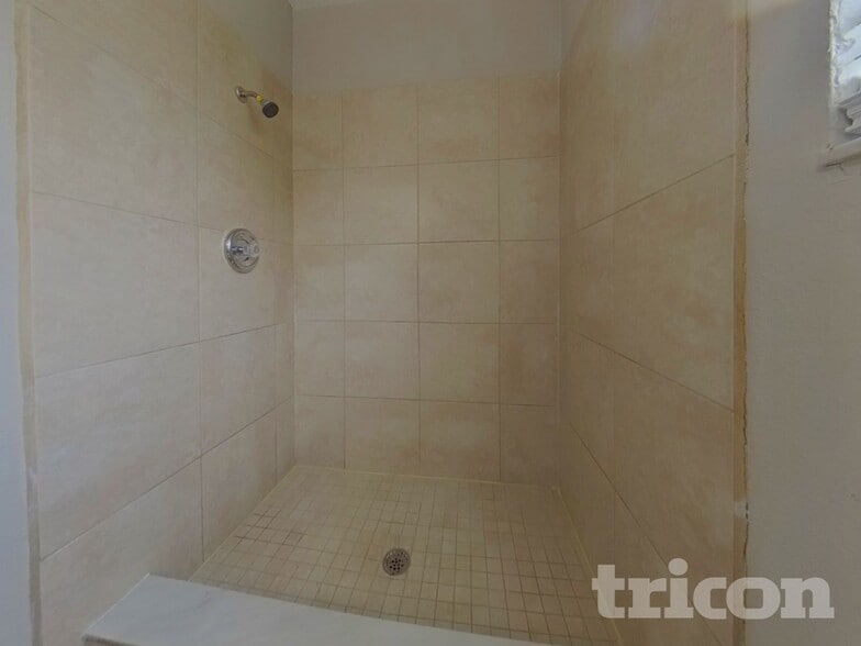 Building Photo - 900 Watt Cir