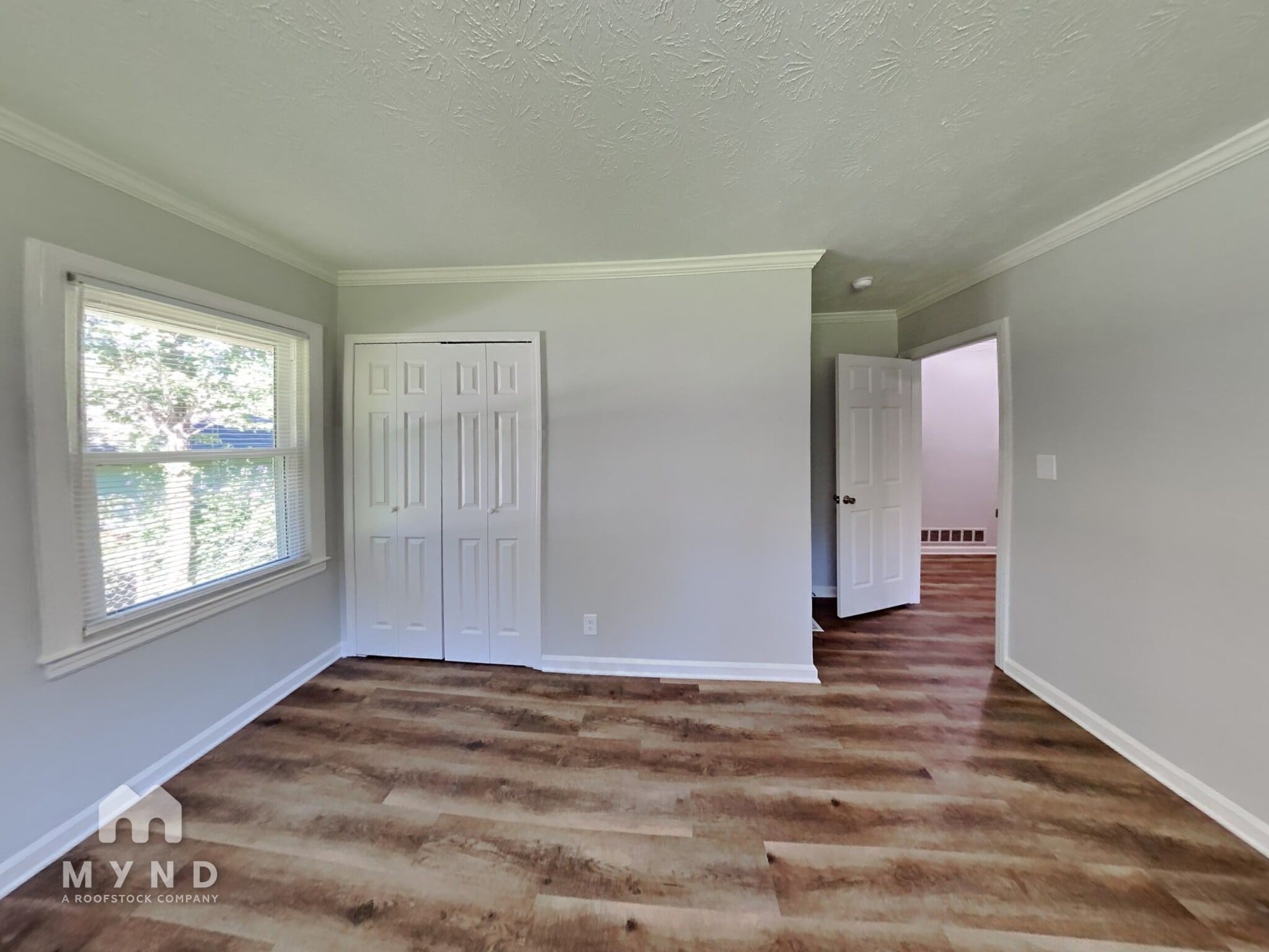 Building Photo - 906 King Dr SE