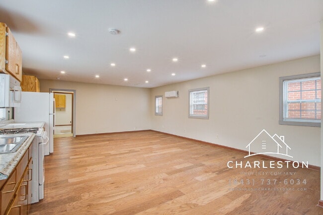 Building Photo - 198 Nassau St