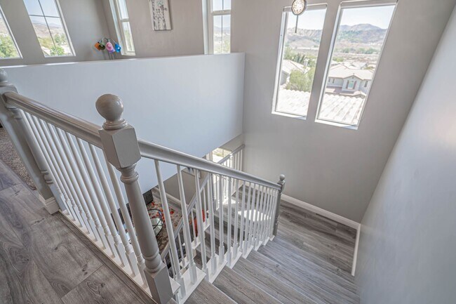 Building Photo - Spectacular 5-Bedroom Home with Pool, RV P...