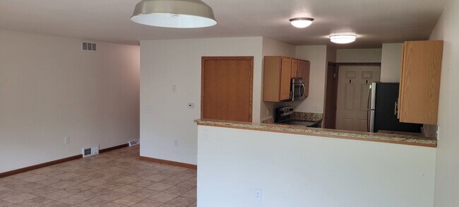 Building Photo - 219-219 Talon Pl