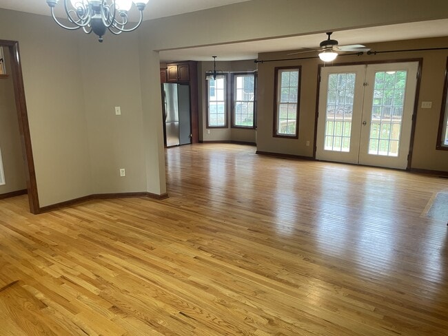 Building Photo - 1185 Eller Wood Dr