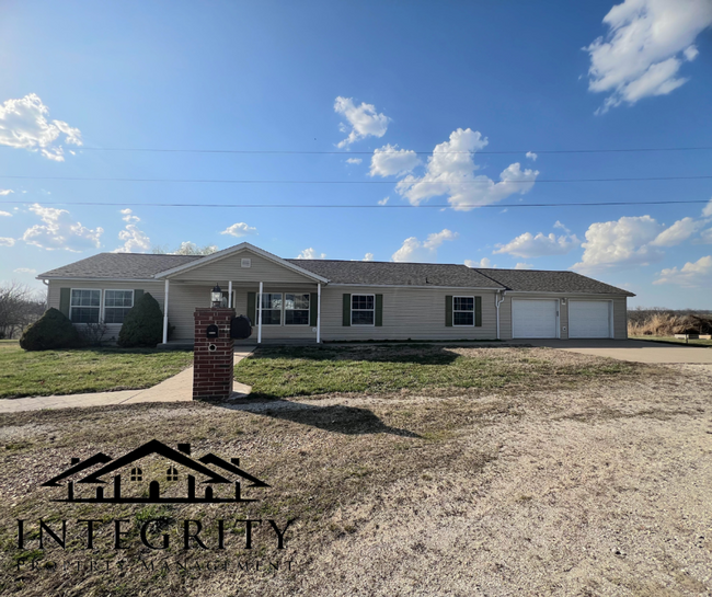 Primary Photo - Ranch Style Single Family Home!