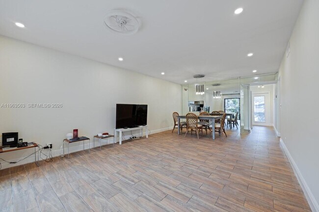 Building Photo - 200 Gate Rd