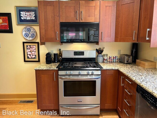 Building Photo - 2 br, 1 bath House - 113 North Lane