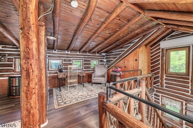 Building Photo - 121 Bearfort Rd