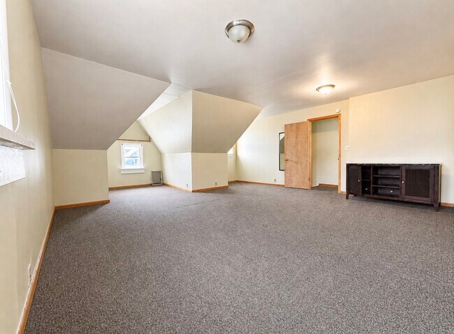Building Photo - 16 Highland Ave