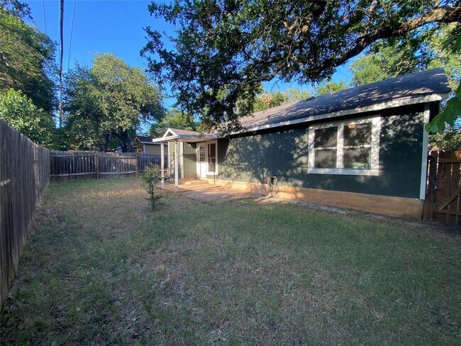 Building Photo - 9618 Sugar Hill Dr