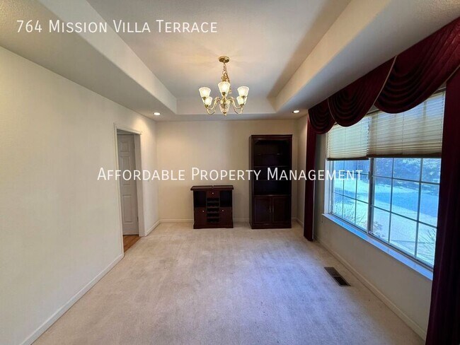 Building Photo - 764 Mission Villa Terrace