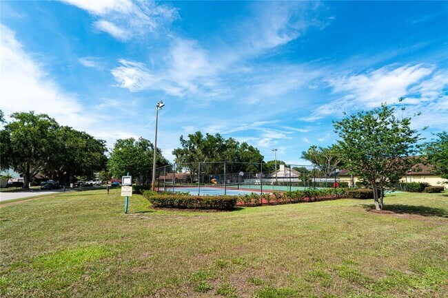 Building Photo - 1463 E Brookshire Ct