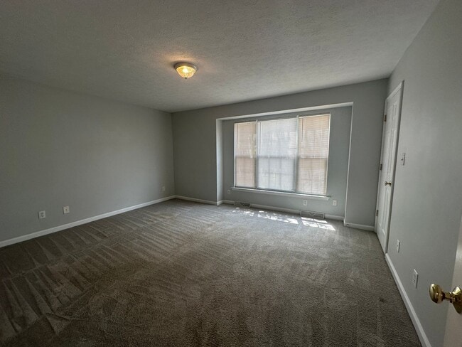 Building Photo - 3 Bedroom Townhouse in Campbell County