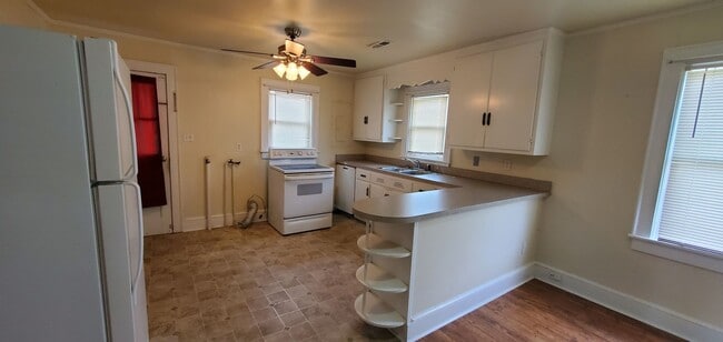 Building Photo - Cozy Home in a Convenient Location