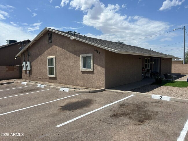 Primary Photo - 1062 N 27th St