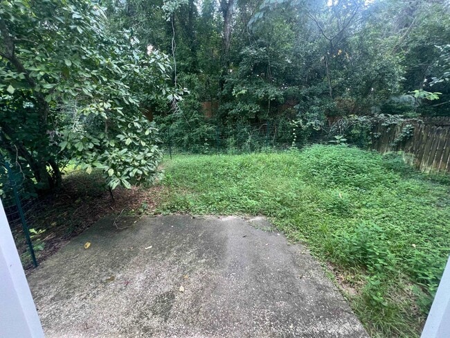 Building Photo - 3051 Camelliawood Cir E