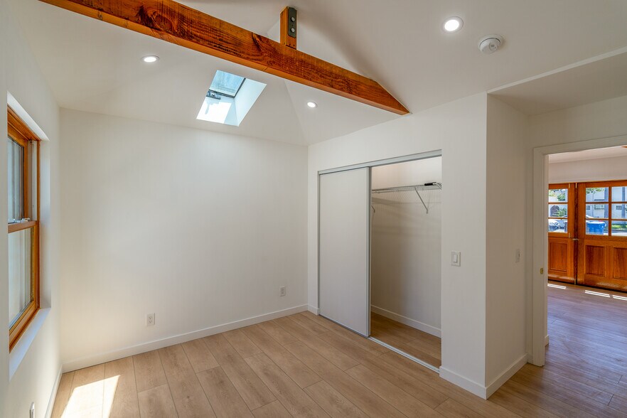 Building Photo - 355 N Colorado Pl