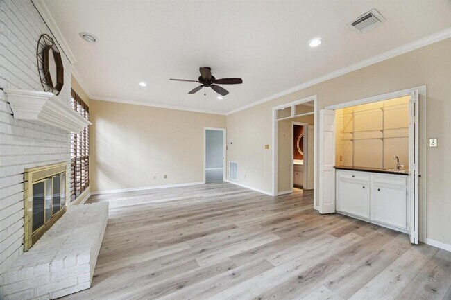 Building Photo - 5618 Spring Lodge Dr