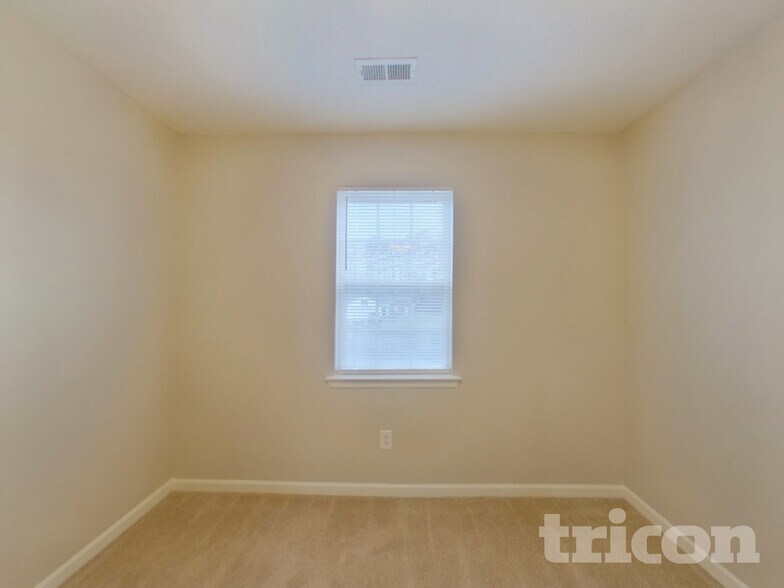 Building Photo - 7948 Travers Run Dr