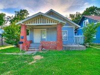 Building Photo - N. McKinley Ave - Triplex