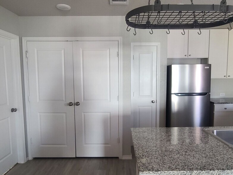 Building Photo - 6453 Cotton Ridge