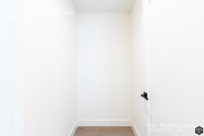 Building Photo - Newly Re-Imagined 2 Bed/ 2 Bath Backhouse ...