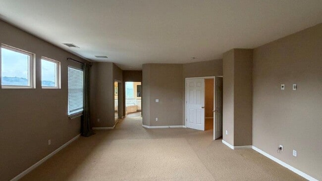 Building Photo - Concord! Beautiful Crystal Ranch home, 5 bedroom 3.5 baths, 3200 sq ft.