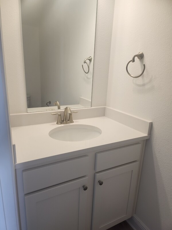 Building Photo - 12 Redbird Lp