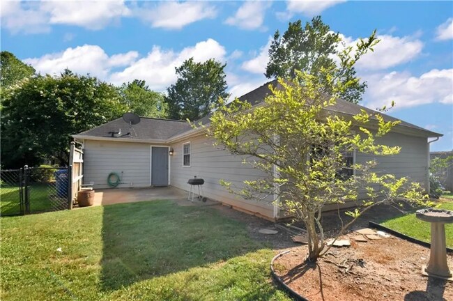Building Photo - 127 Lauren Ln