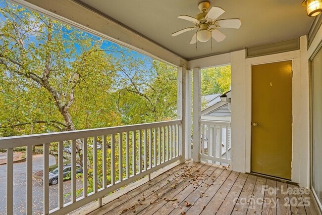 Building Photo - 2500 Cranbrook Ln